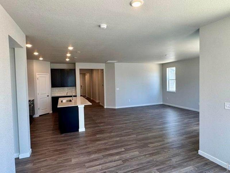 Spacious, unfurnished interior of a new home in Prairie Song, Windsor (Image 13).