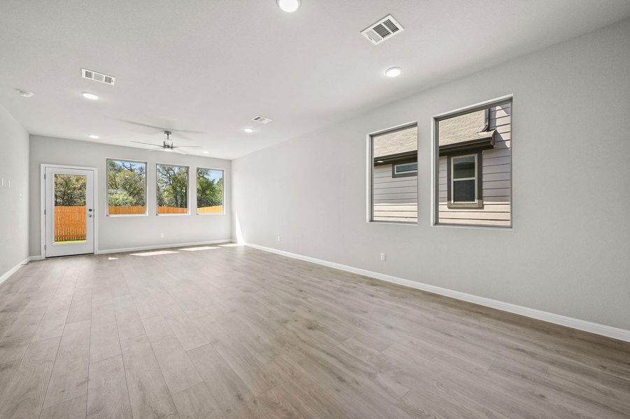 Spacious, unfurnished interior of a new home in Trinity Ranch, Elgin (Image 21). Spacious, unfurnished interior of a new home in Trinity Ranch, Elgin (Image 21).