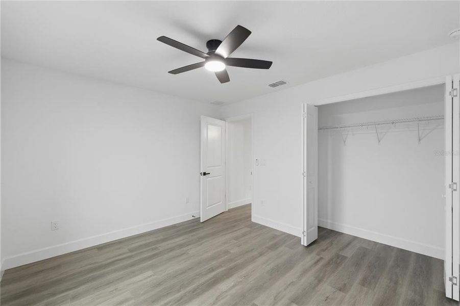 Spacious, unfurnished interior of a new home in , Ocala (Image 12).