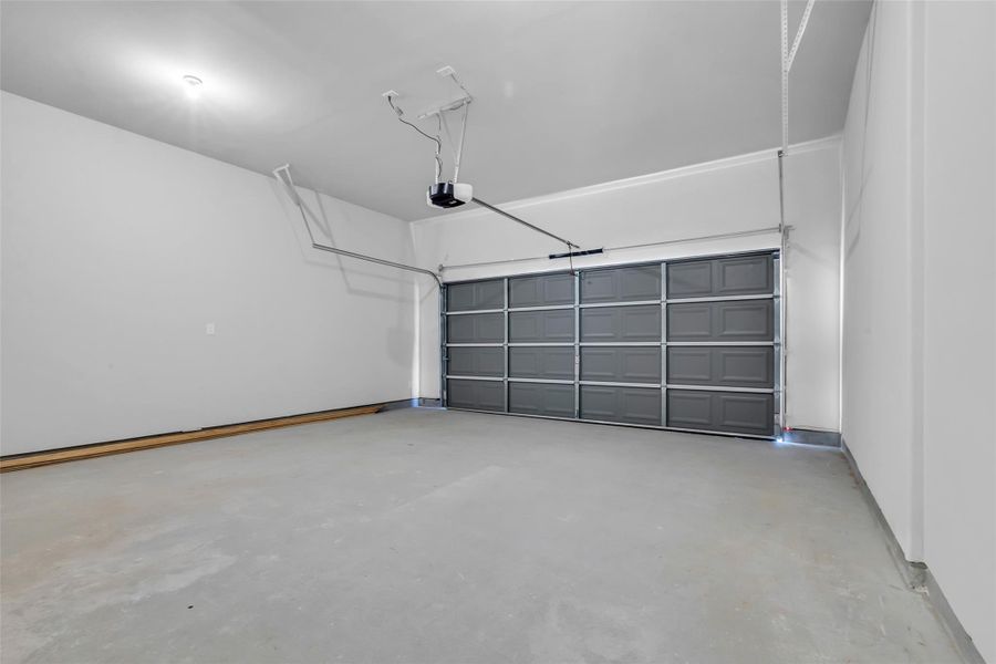 Spacious, unfurnished interior of a new home in , Cleveland (Image 32).