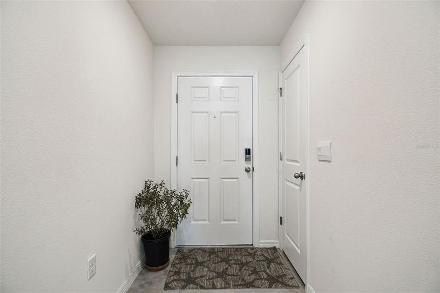 Spacious, unfurnished interior of a new home in River Park, Temple Terrace (Image 25).