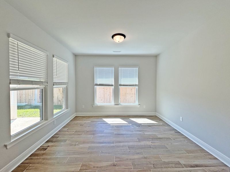 Spacious, unfurnished interior of a new home in Natureview, Freeport (Image 20).
