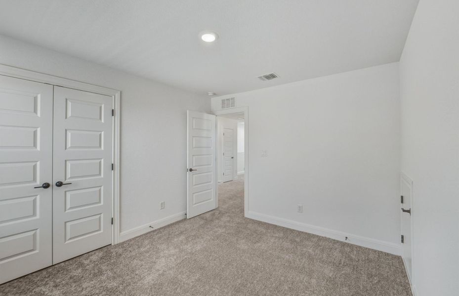 Spacious, unfurnished interior of a new home in Lagos, Manor (Image 49).