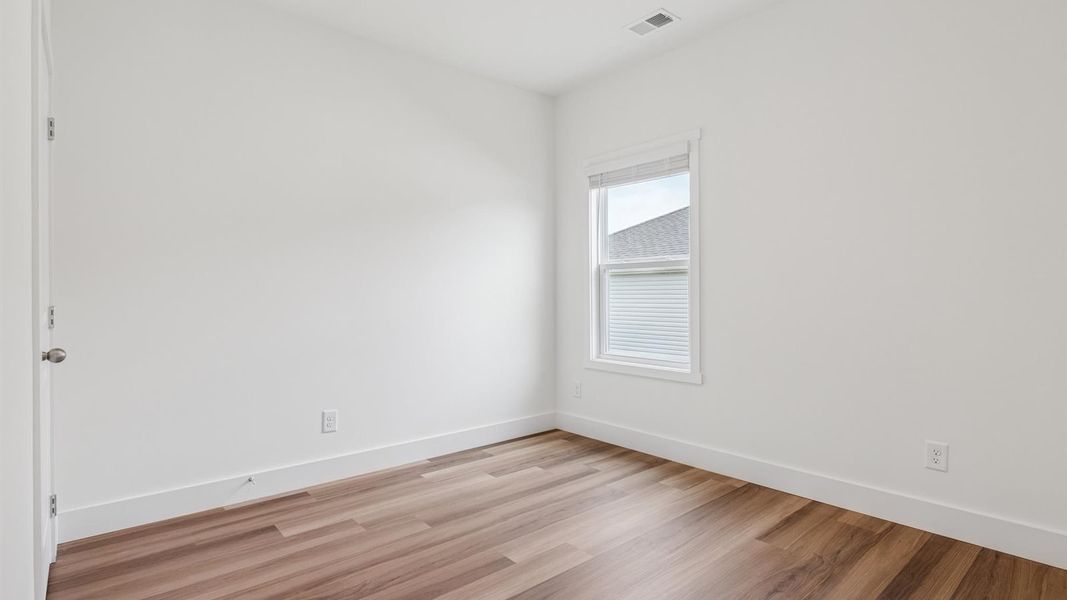 Spacious, unfurnished interior of a new home in Millstone Village, Morristown (Image 15).