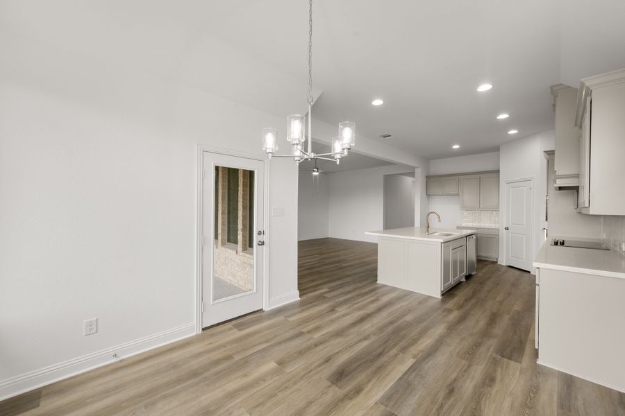 Spacious, unfurnished interior of a new home in Vista Point, Grandview (Image 23).