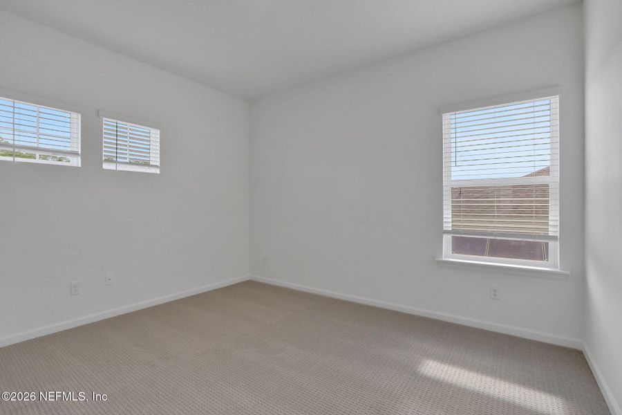 Spacious, unfurnished interior of a new home in Hyland Trail, Green Cove Springs (Image 51).
