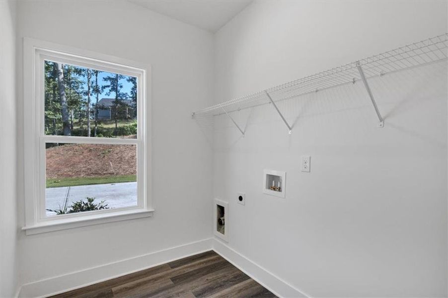 Spacious, unfurnished interior of a new home in Tuscany Hills, Douglasville (Image 26).
