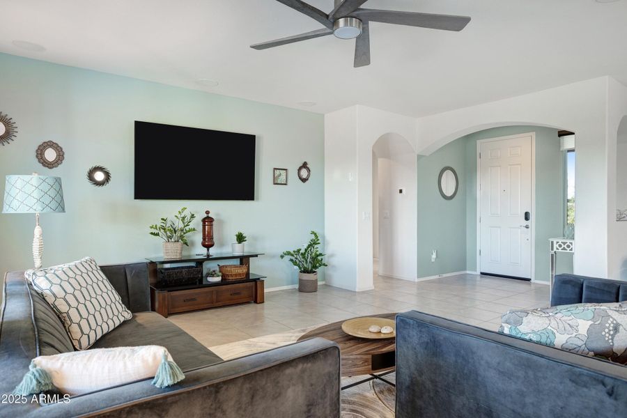 _F9A8132-2 (1) _F9A8132-2 (1)