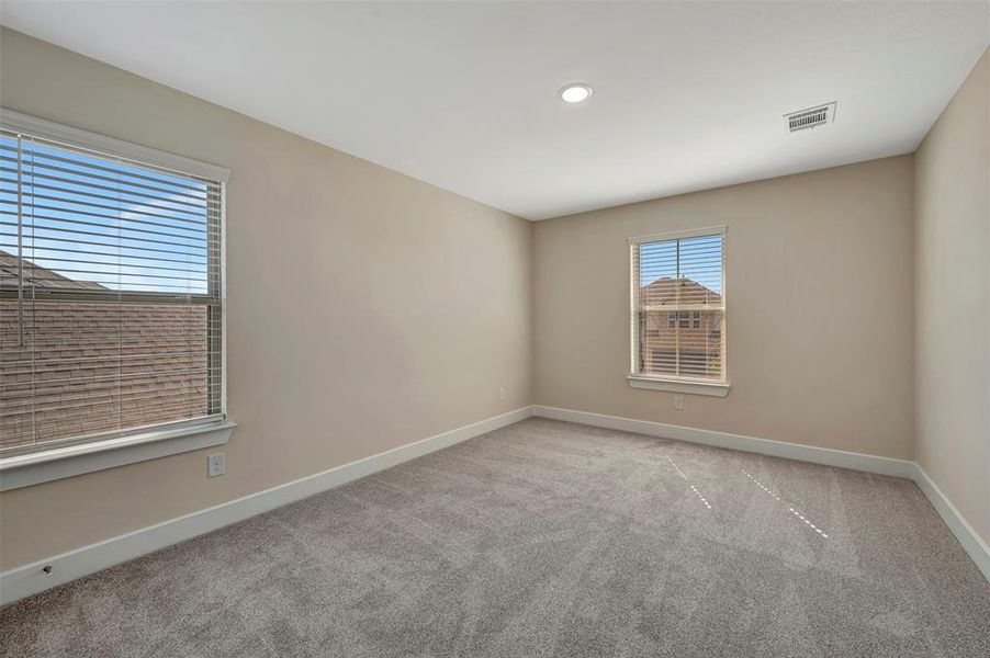 Spacious, unfurnished interior of a new home in Timberbrook, Justin (Image 17).