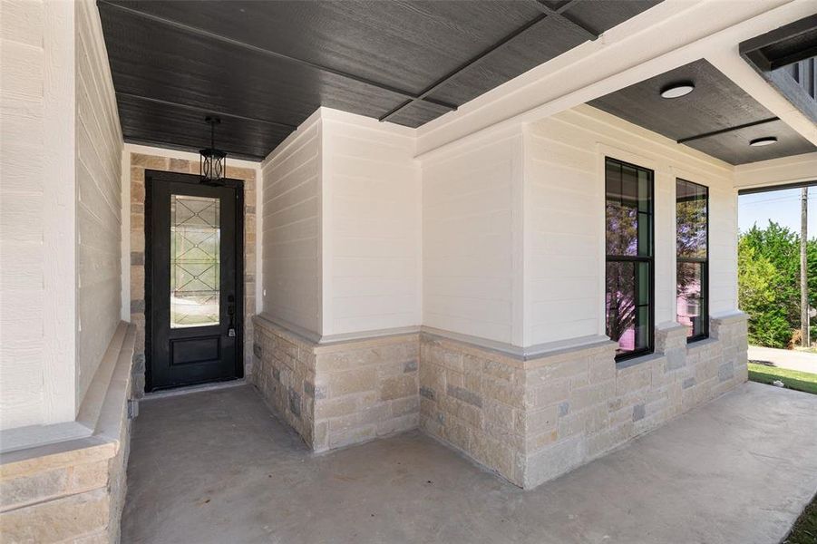Exterior details and patio area of a home in , Granbury (Image 3). Exterior details and patio area of a home in , Granbury (Image 3).