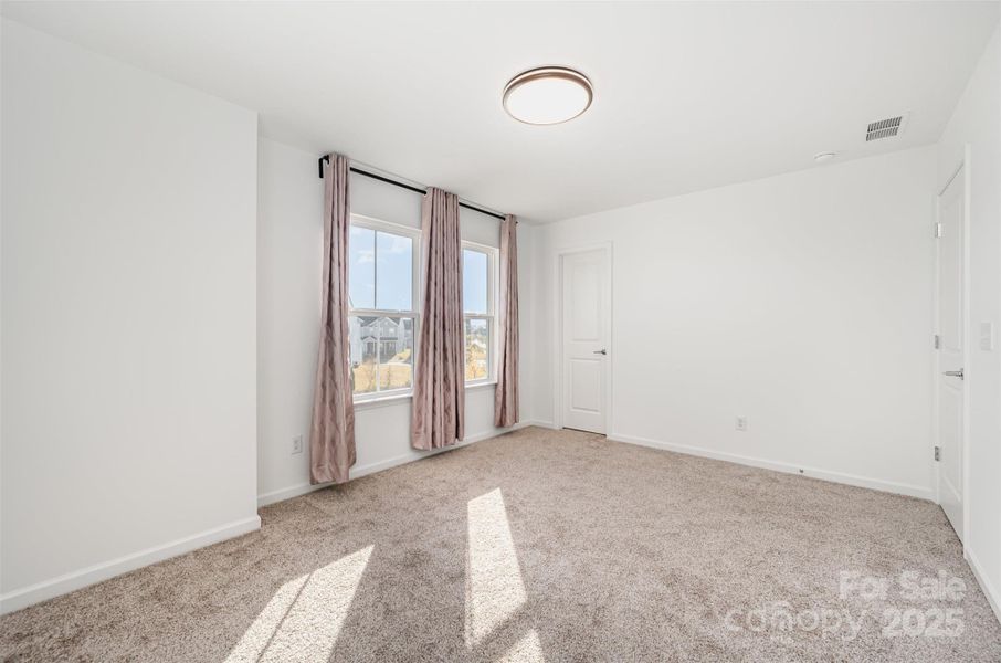 Spacious, unfurnished interior of a new home in Parkside Crossing, Charlotte (Image 20).