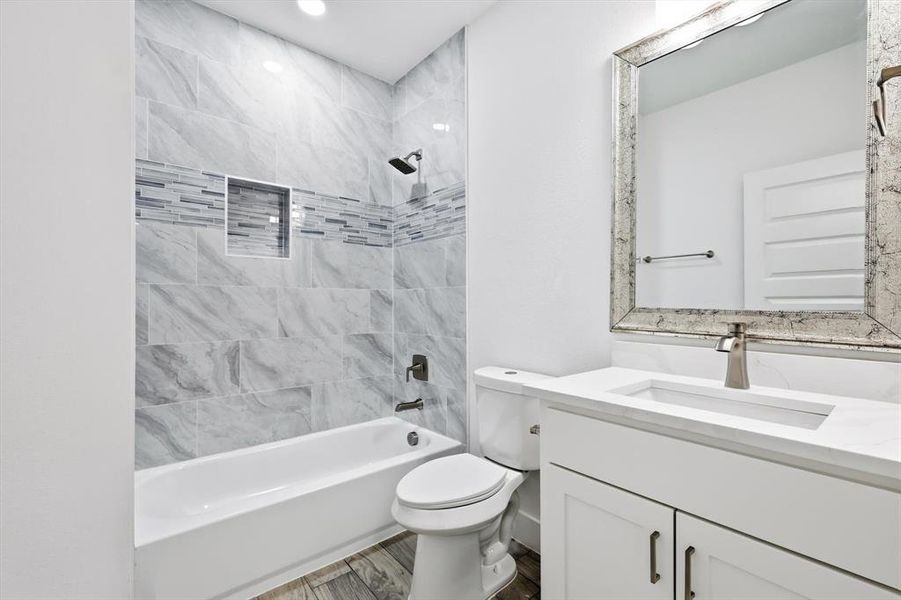 Furnished interior view inside a new home in , Terrell (Image 8).