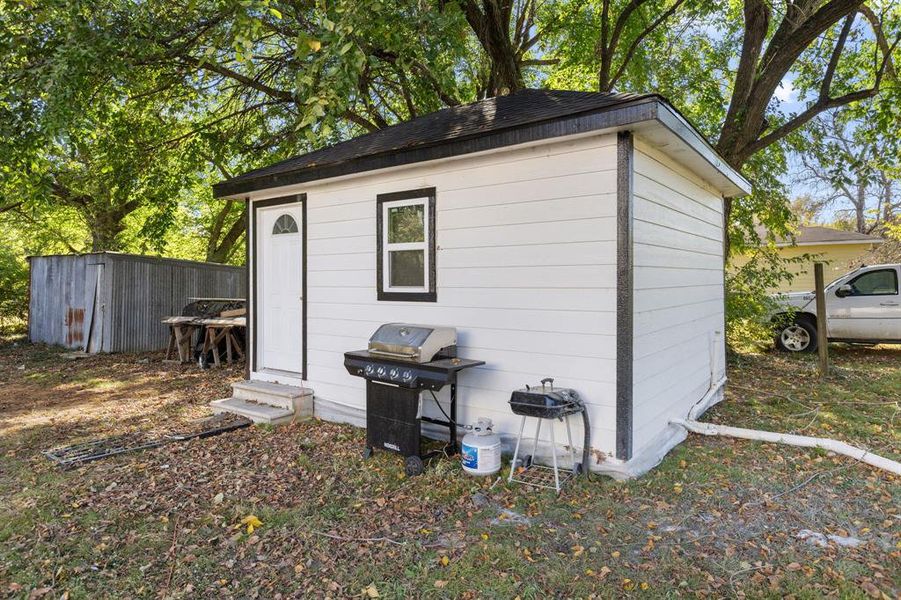 Exterior details and patio area of a home in , Pecan Gap (Image 28).