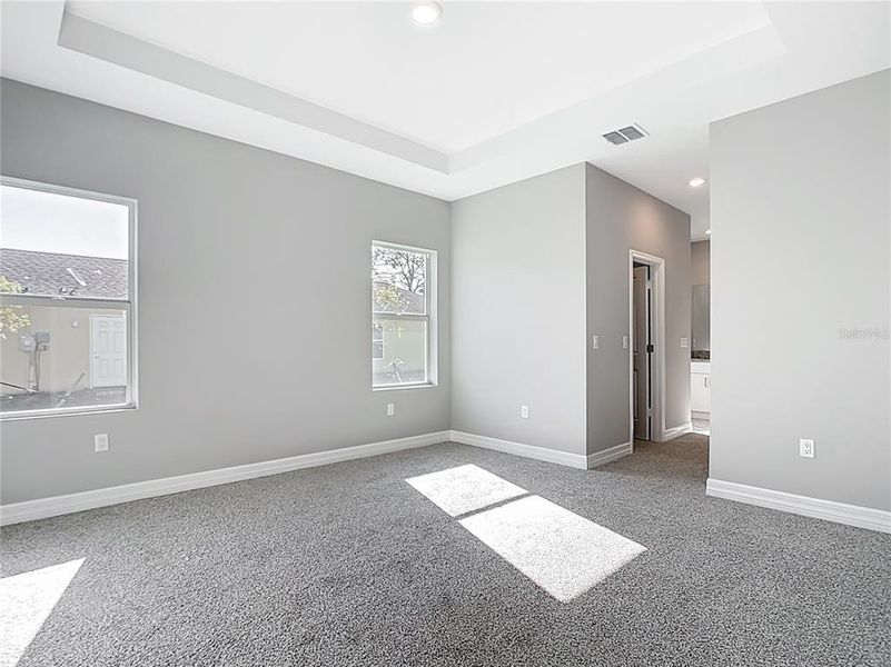 Spacious, unfurnished interior of a new home in , North Port (Image 17).