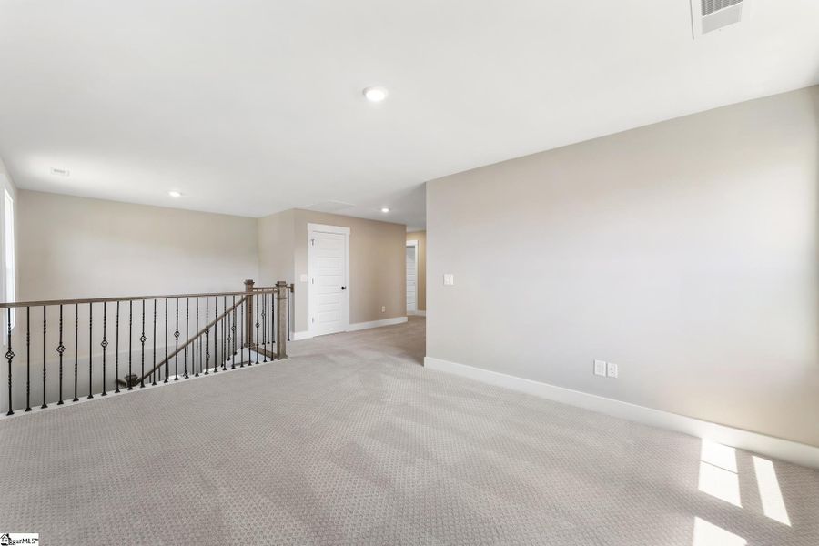 Spacious, unfurnished interior of a new home in Double Springs, Taylors (Image 12).