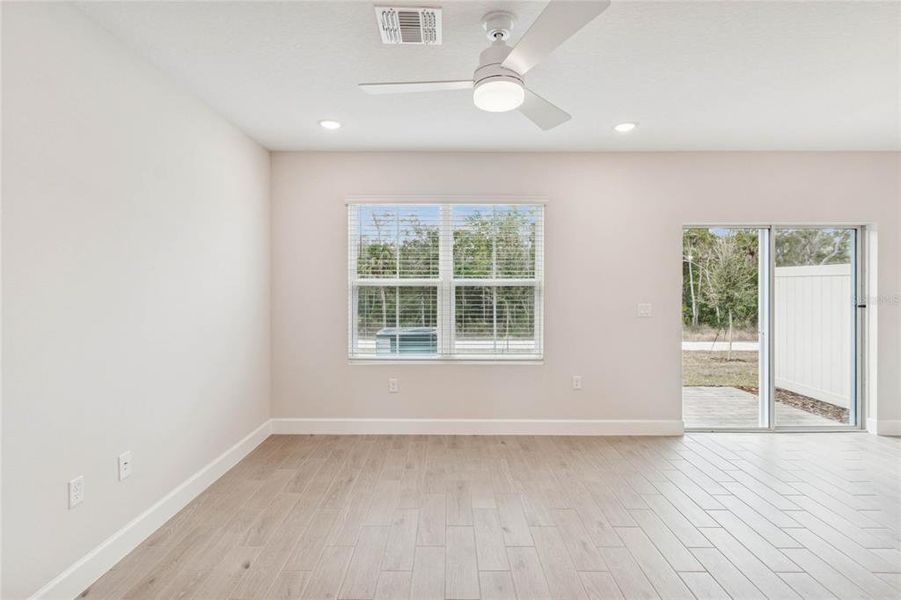 Spacious, unfurnished interior of a new home in Aspire at Canter Creek, Davenport (Image 24).