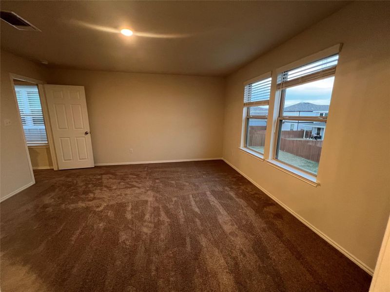Spacious, unfurnished interior of a new home in , Leander (Image 11).