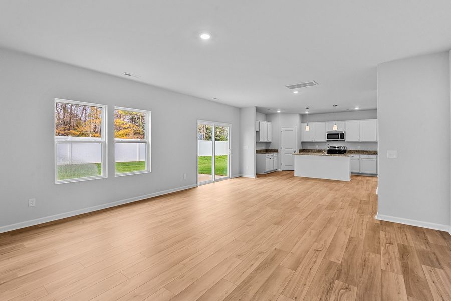 Spacious, unfurnished interior of a new home in Hanes Lake, Winston-Salem (Image 19).