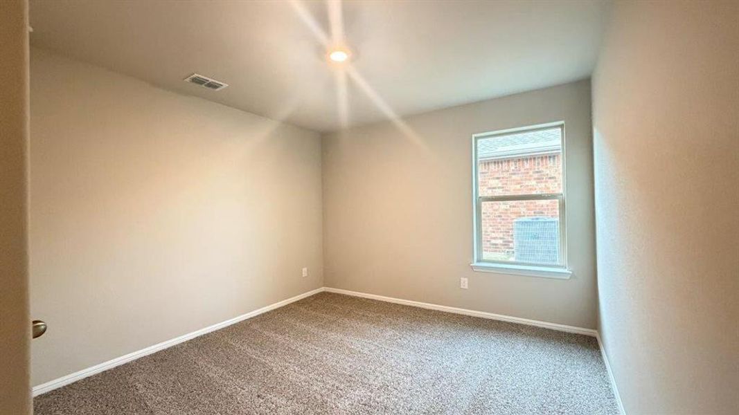 Spacious, unfurnished interior of a new home in Meadowbrook Estates, Cleburne (Image 17).