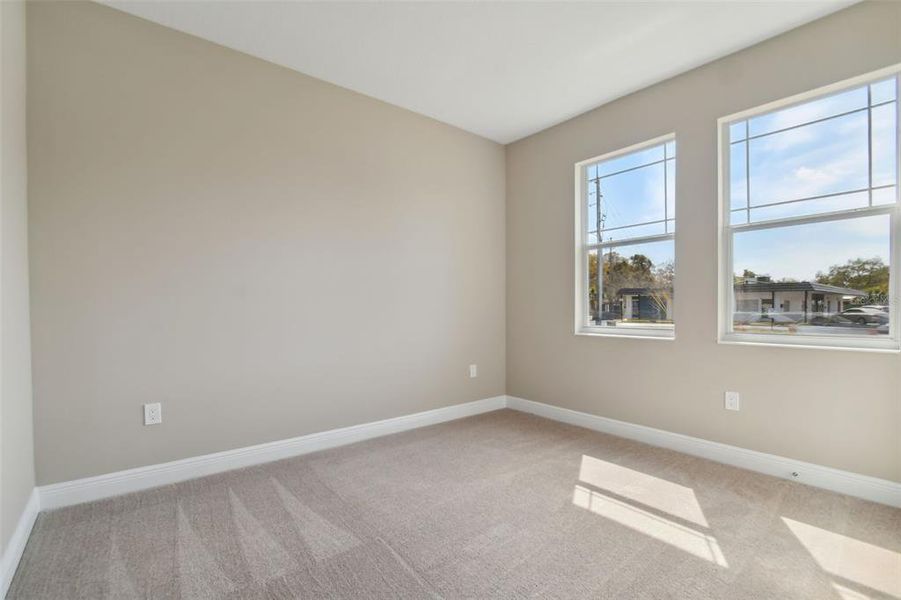 Spacious, unfurnished interior of a new home in , St. Petersburg (Image 28).