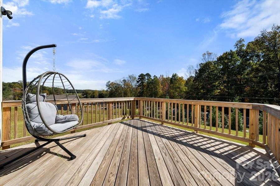 Exterior details and patio area of a home in Summerlin, Mooresville (Image 4).
