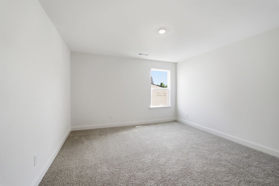 Spacious, unfurnished interior of a new home in Dorris Farm, White House (Image 41).