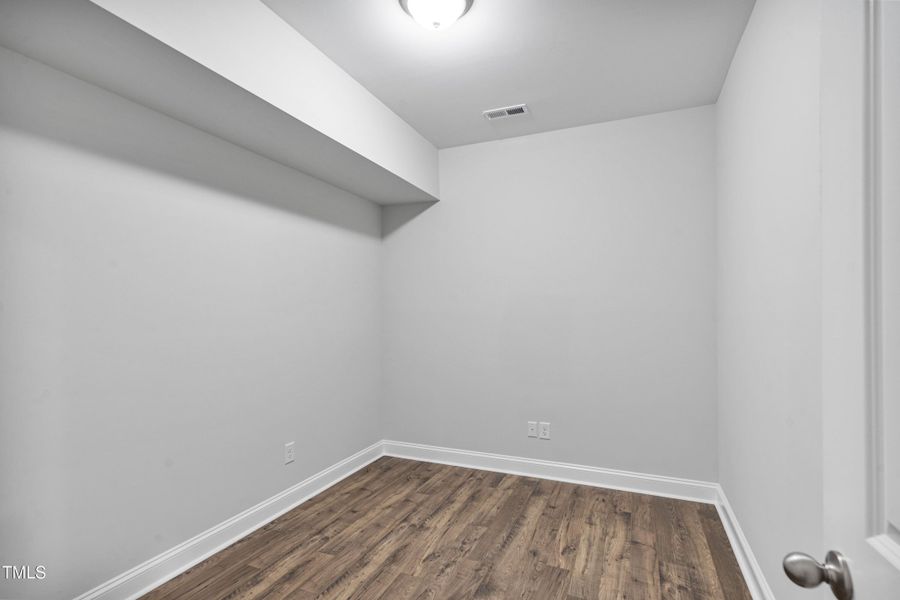 Ral_Forestville_Lot51 (20) Ral_Forestville_Lot51 (20)