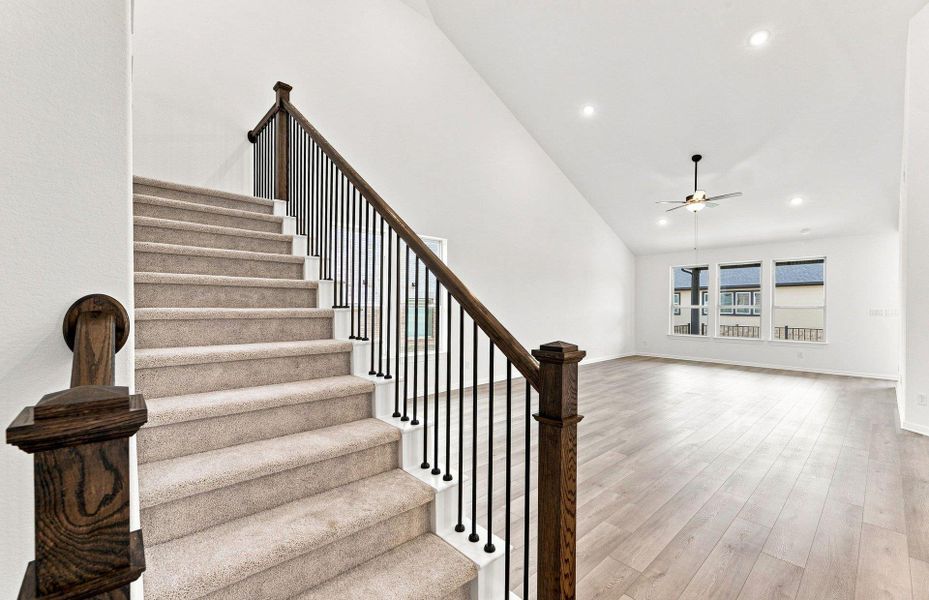Spacious, unfurnished interior of a new home in Bluffview Reserve, Leander (Image 25).
