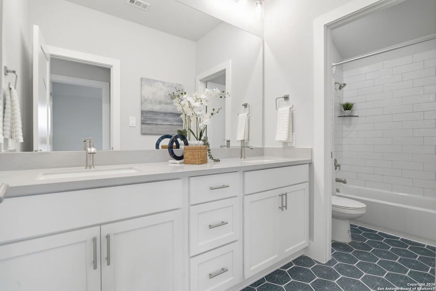 Furnished interior view inside a new home in Haby Hill 60s, San Antonio (Image 7).