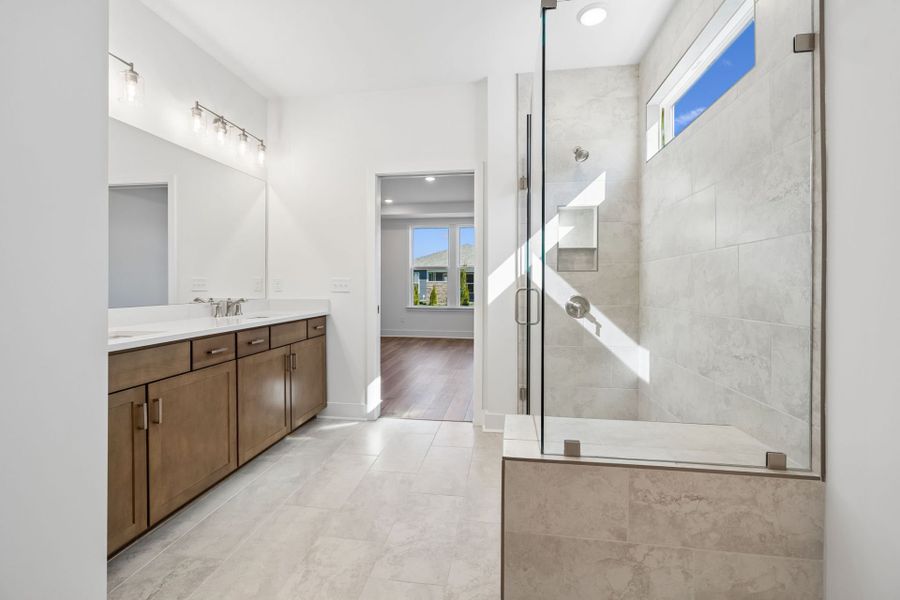 Furnished interior view inside a new home in Del Webb Barton Village, Lebanon (Image 6).