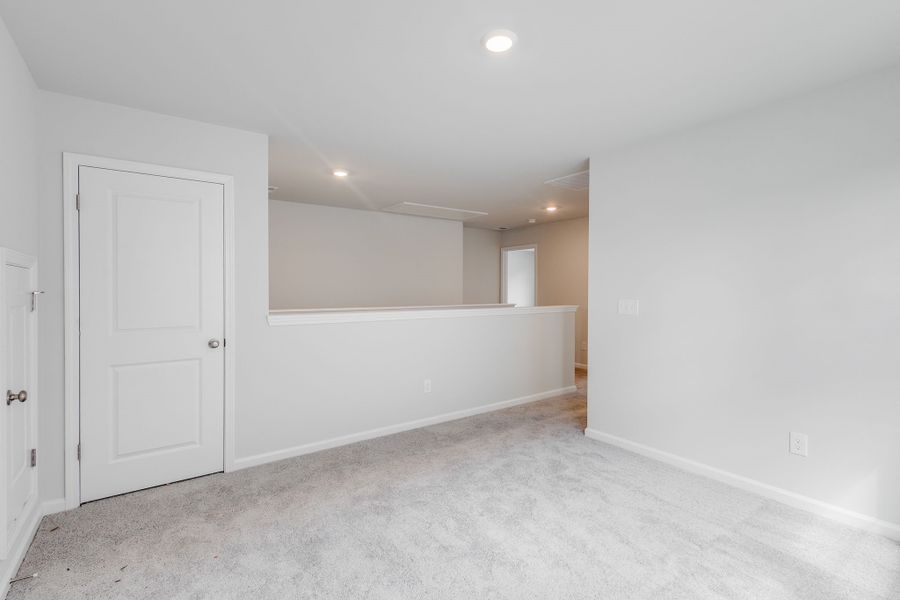 Spacious, unfurnished interior of a new home in Bluefield, Lexington (Image 31). Spacious, unfurnished interior of a new home in Bluefield, Lexington (Image 31).