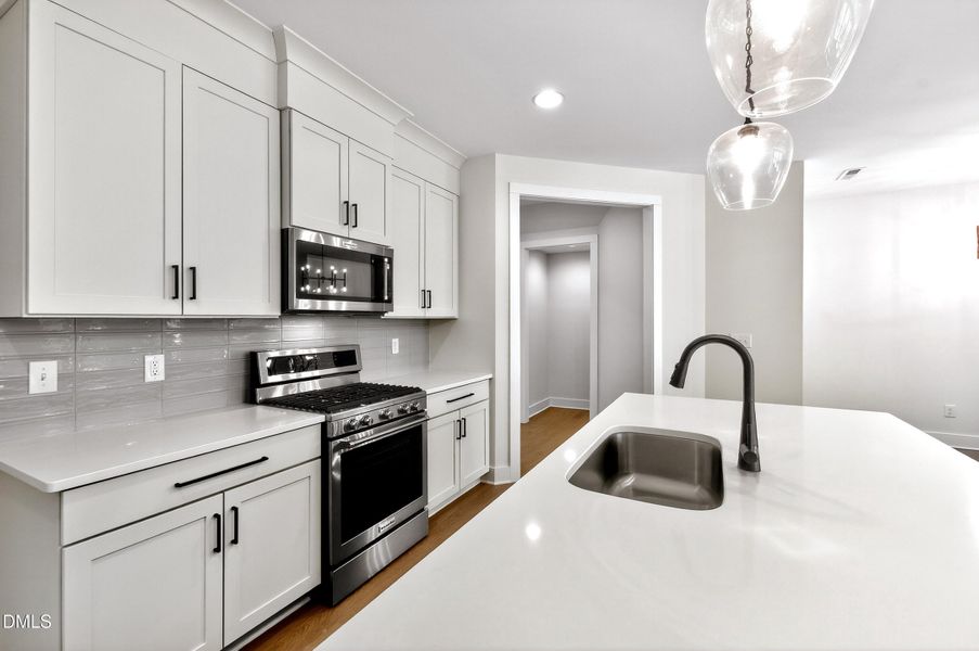 978 Helix (13) 978 Helix (13)