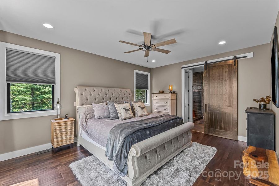 Furnished interior view inside a new home in , Marion (Image 10).