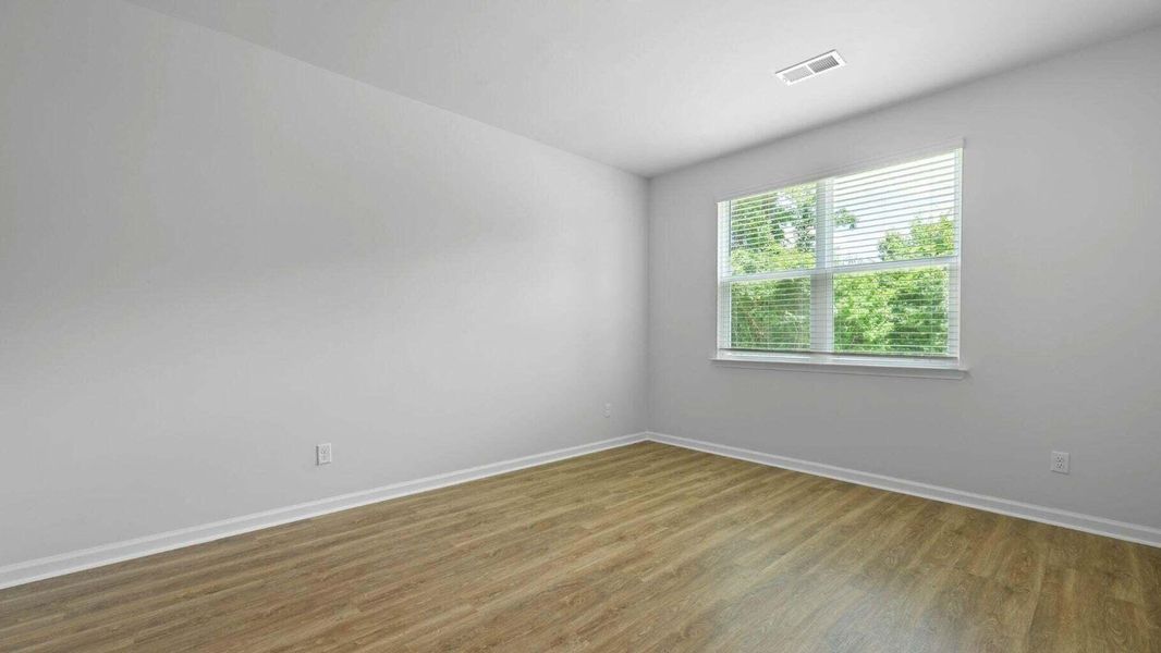 Spacious, unfurnished interior of a new home in , Summerville (Image 15).