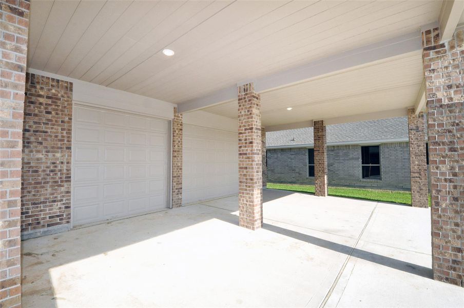 Exterior details and patio area of a home in , League City (Image 26). Exterior details and patio area of a home in , League City (Image 26).