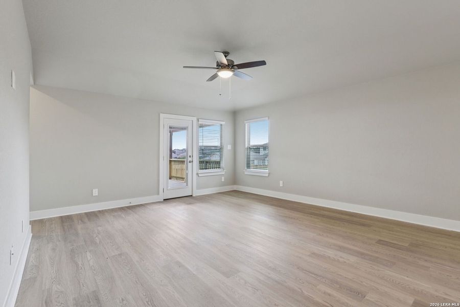 Spacious, unfurnished interior of a new home in Lark Canyon, New Braunfels (Image 23). Spacious, unfurnished interior of a new home in Lark Canyon, New Braunfels (Image 23).