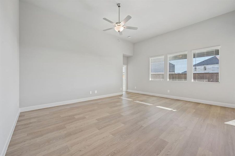 Spacious, unfurnished interior of a new home in Lakehaven - Premier Series, Farmersville (Image 21).