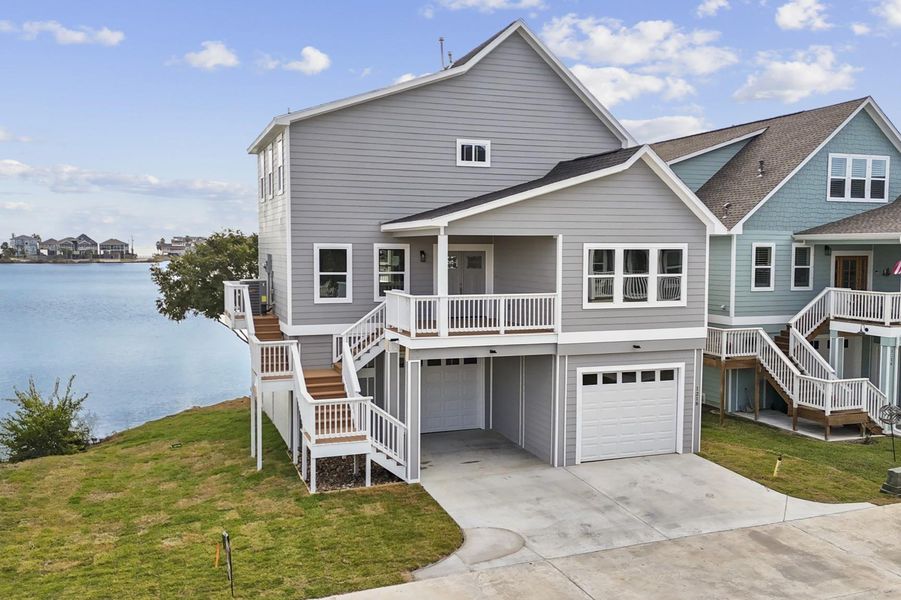 Waterfront, new construction, located in the heart of Seabrook, Texas! Waterfront, new construction, located in the heart of Seabrook, Texas!