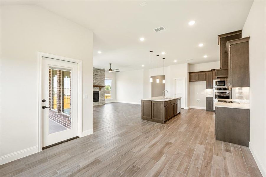 Spacious, unfurnished interior of a new home in Villages of Walnut Grove, Midlothian (Image 19). Spacious, unfurnished interior of a new home in Villages of Walnut Grove, Midlothian (Image 19).