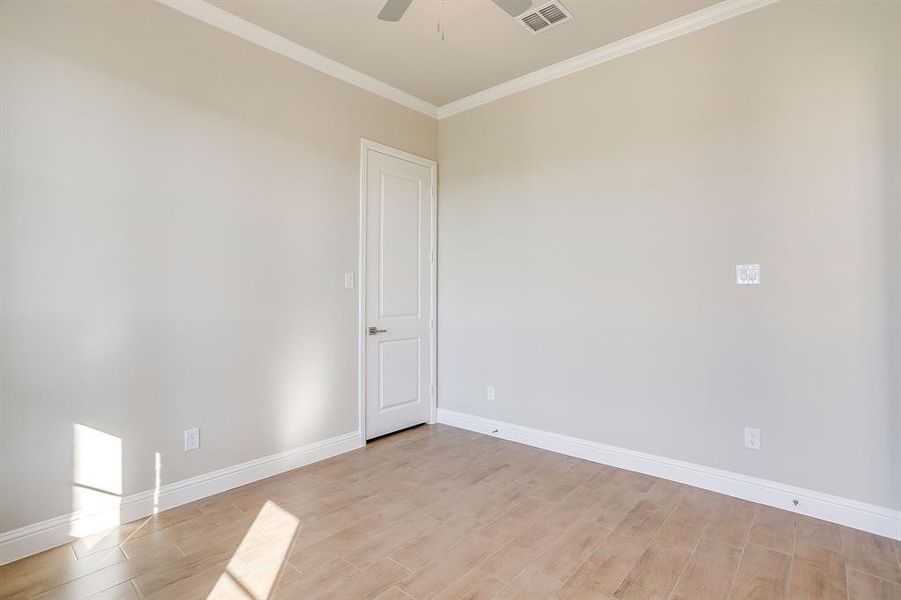 Spacious, unfurnished interior of a new home in , Weatherford (Image 24).