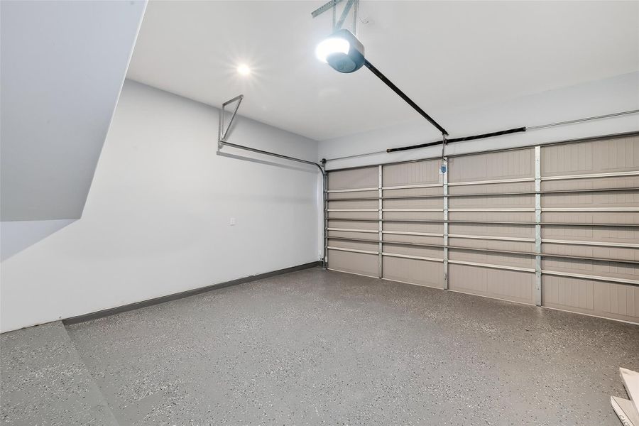 Spacious, unfurnished interior of a new home in , Houston (Image 21).