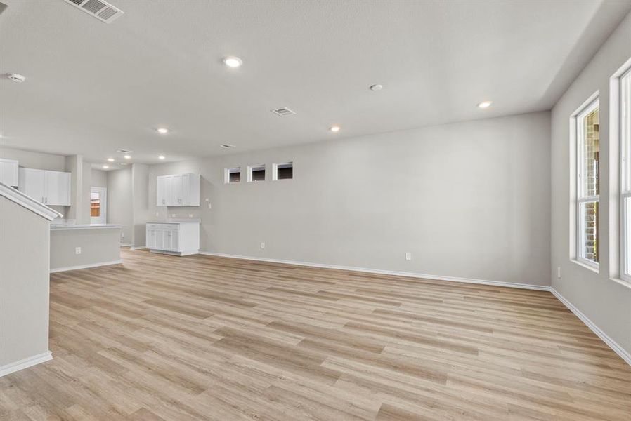 Spacious, unfurnished interior of a new home in Orchard Village, Fort Worth (Image 26).