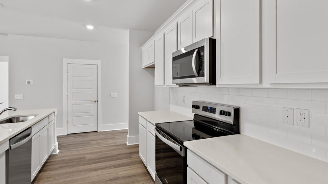 Furnished interior view inside a new home in Rolling Hills, Bolivia (Image 7).