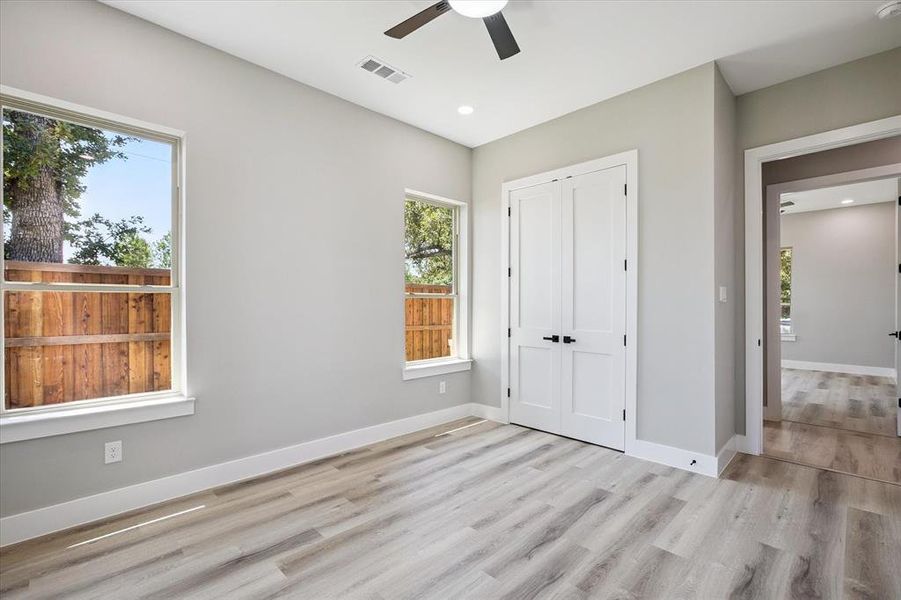 Spacious, unfurnished interior of a new home in , Arlington (Image 36).