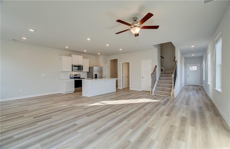 Spacious, unfurnished interior of a new home in Bowers Farm, McDonough (Image 13).