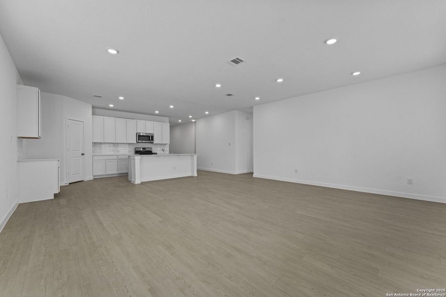 Spacious, unfurnished interior of a new home in Hidden Trails: Coastline Collection, Bulverde (Image 11). Spacious, unfurnished interior of a new home in Hidden Trails: Coastline Collection, Bulverde (Image 11).