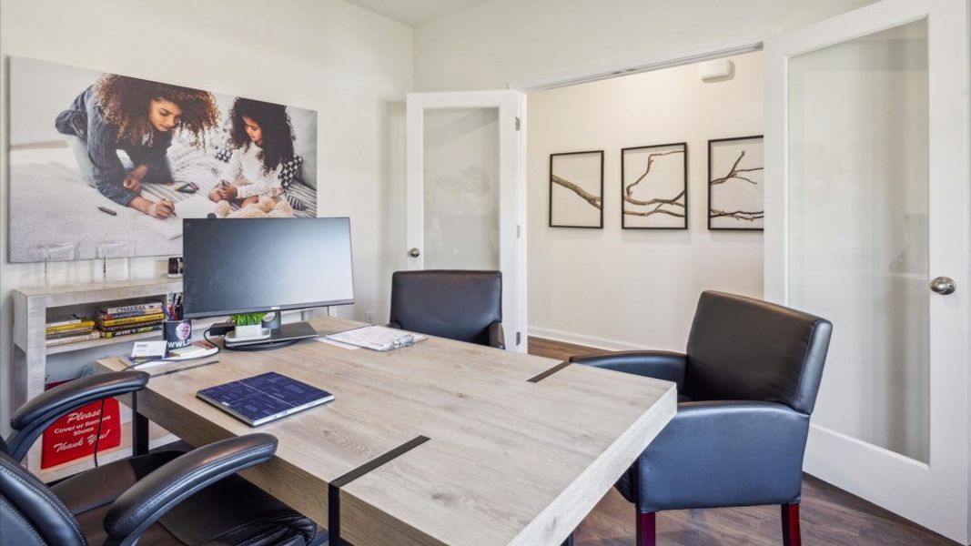 Representative furnished interior of a home built from the Penwell by D.R. Horton in Emory Creek, Harriman (Image 16).