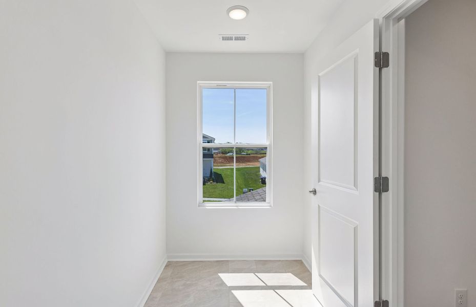 Spacious, unfurnished interior of a new home in Highlands of Carter's Station, Columbia (Image 12).