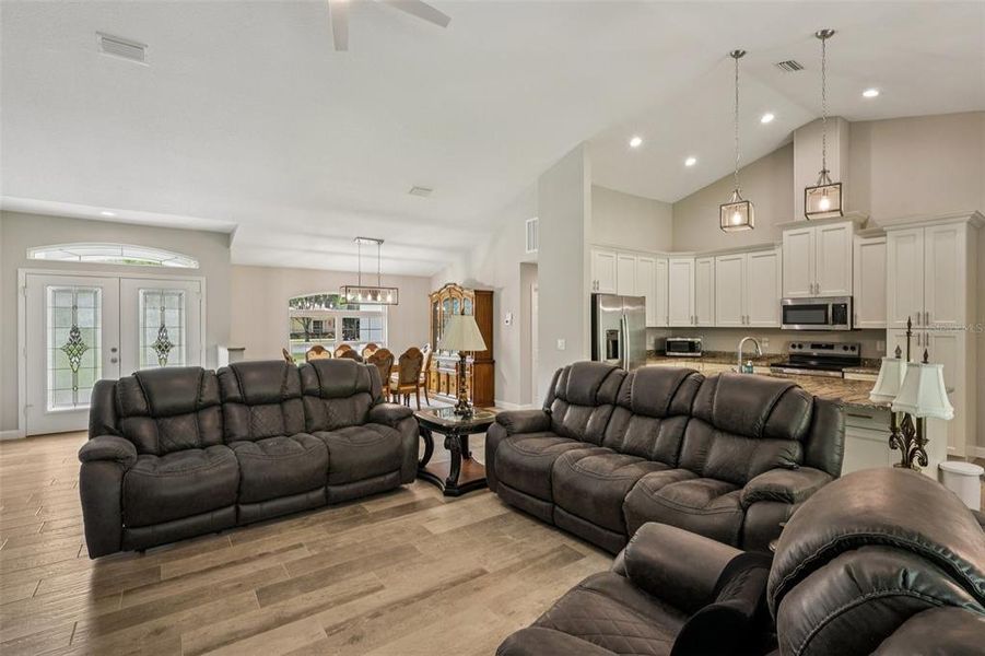 Furnished interior view inside a new home in , Hernando (Image 14).