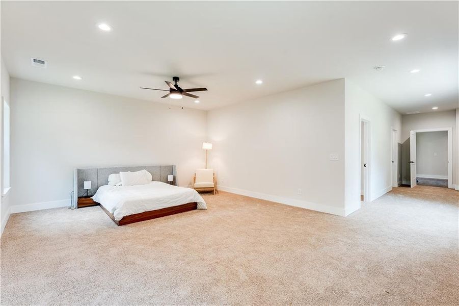Spacious, unfurnished interior of a new home in , Atlanta (Image 40).